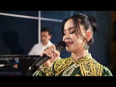 Shasenem Babaýewa "Söýerin seni"#aydymlar #tm #janlyses #cover — Onbekend