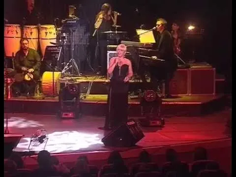 Sezen Aksu & Eda Pala "Gamsız" (09.05.2008 - Bostancı Gösteri Merkezi) — Sezen Aksu