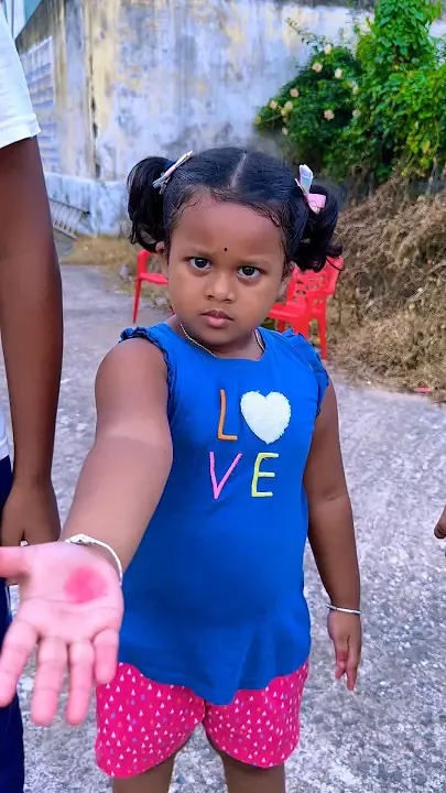 Sadness on Children’s faces is not good 🥺😳 #shorts #viralvideo #sad #love — Bilinmiyor