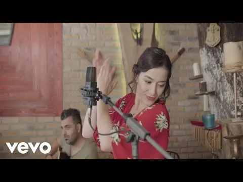Sevdaluk Zor Zanaat (Akustik) — Ezgi Eyüboğlu
