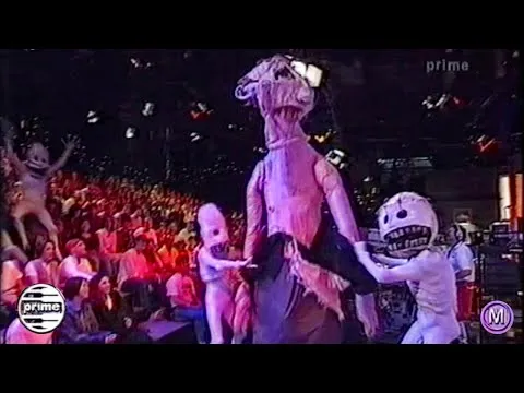 📺 Mr Fool pisses on TV and decapitated — Snuff Puppets